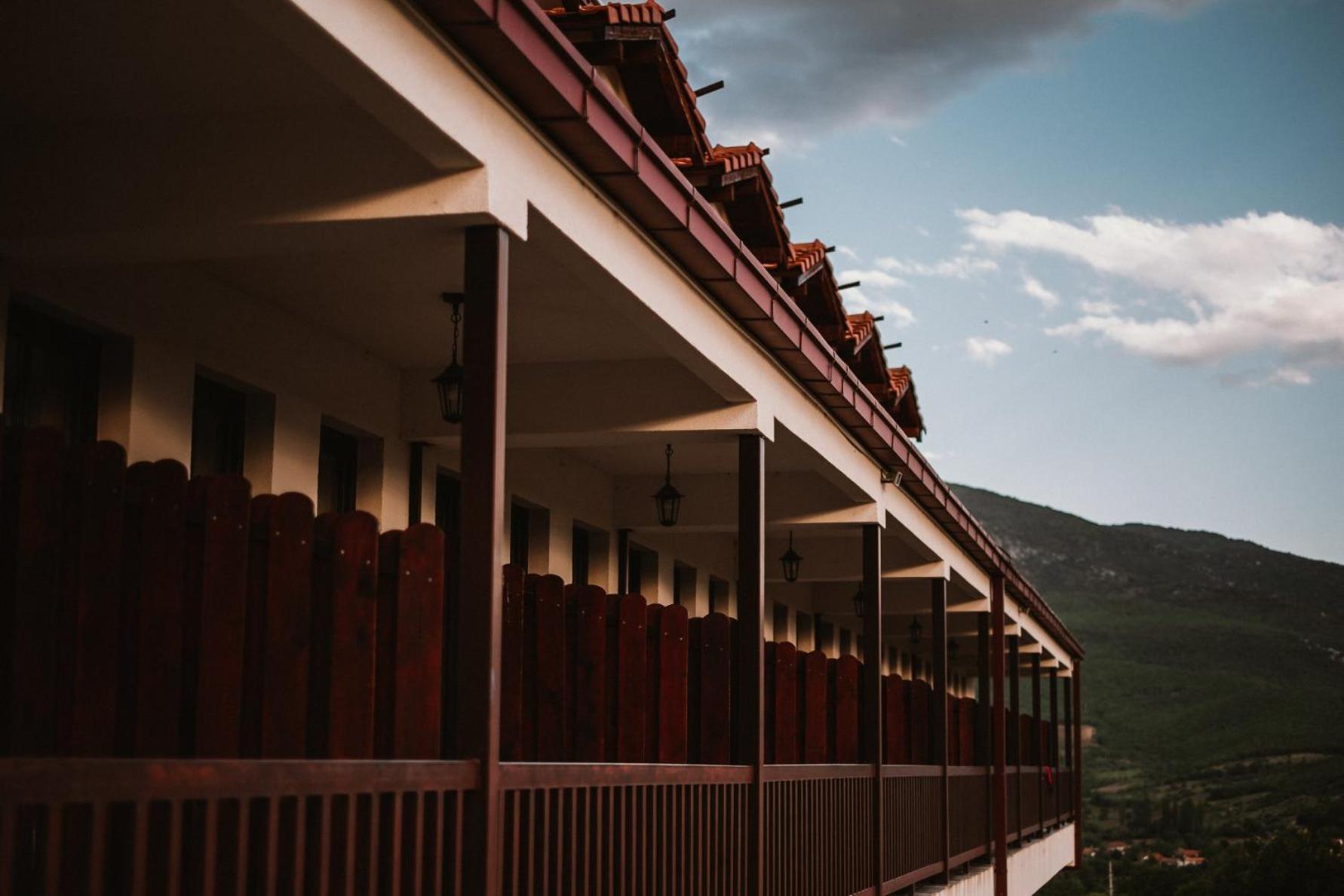 Popova Kula Hotel & Winery เดมีร์ คาเปีย ภายนอก รูปภาพ